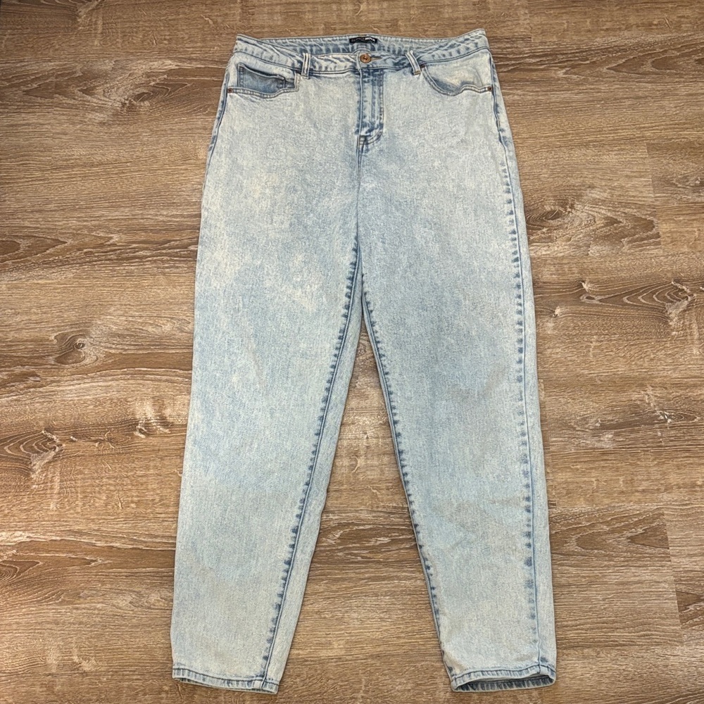 Fashion Nova Light Blue Straight Leg Jeans